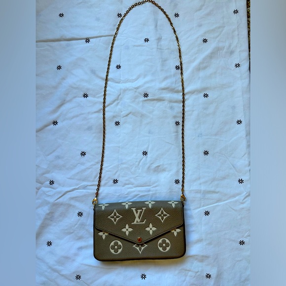 Felicia Pochette LOUIS VUITTON (in dove/cream) - Picture 2 of 12